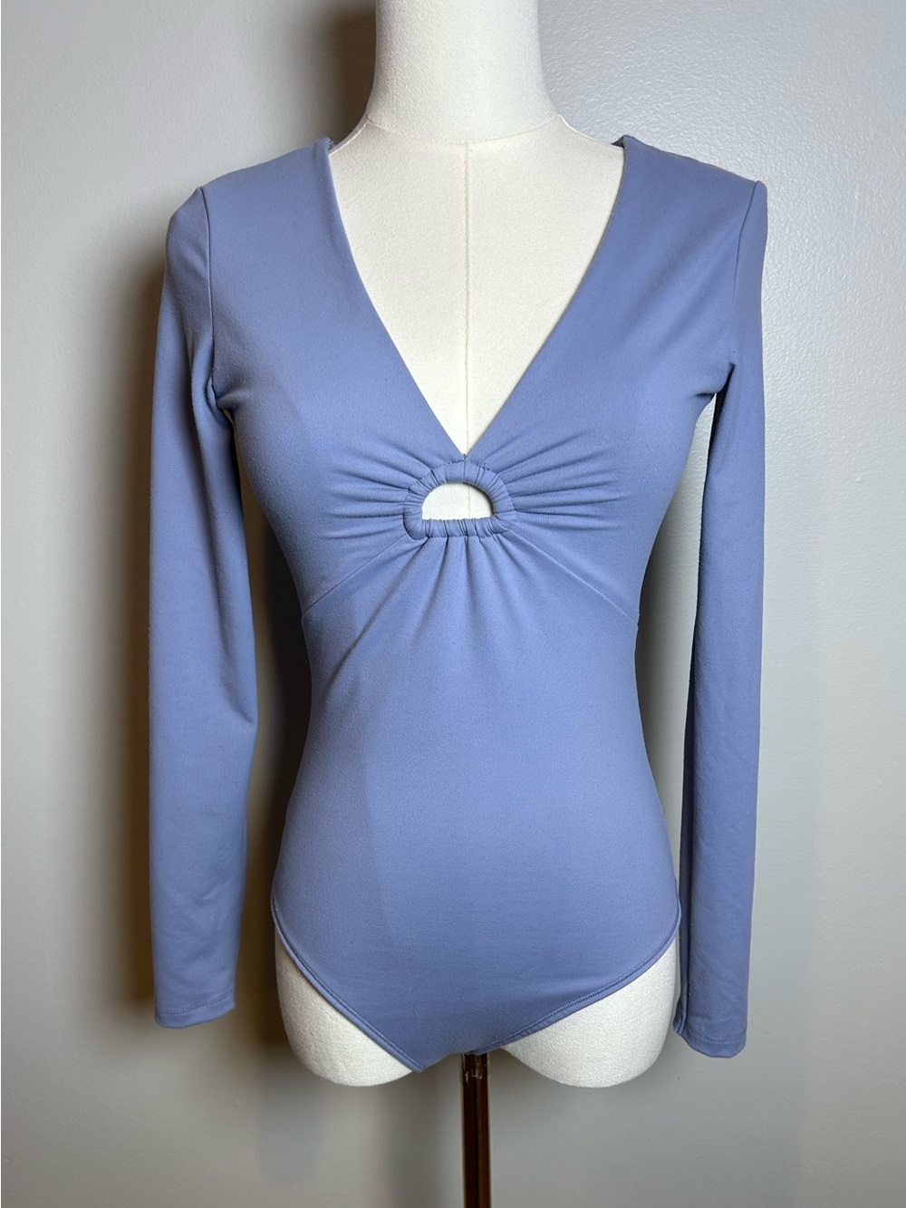 Abercrombie & Fitch Periwinkle Long-Sleeve V-Neck Keyhole Bodysuit size XS